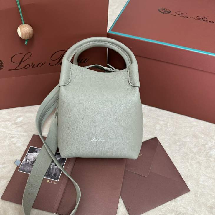 Picture of Loro Piana Handbags _SKUfw192330992fw
